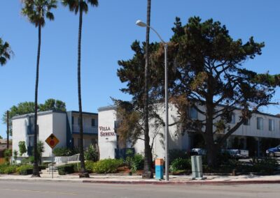 4728 Lamont St. 92109 | Pacific Beach – 18 Units | $6,500,000 – Sold